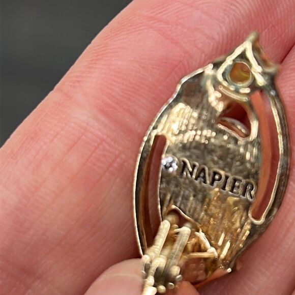 Napier Vintage Clip Earrings - Picture 5 of 6